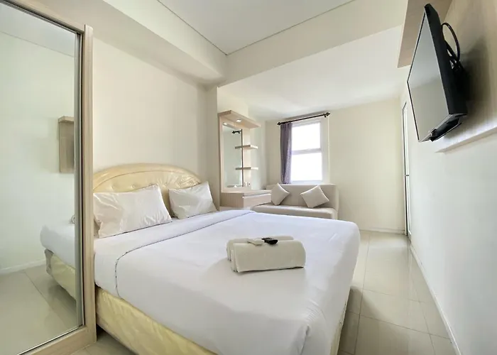 Homey Furnished 2Br Apartment At Parahyangan Residence By Travelio