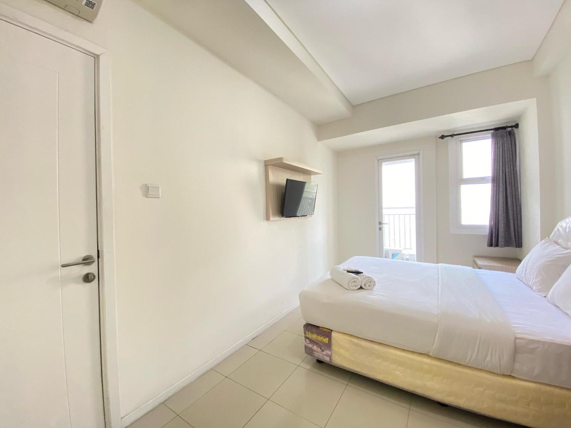 Homey Furnished 2br At Parahyangan By Travelio *