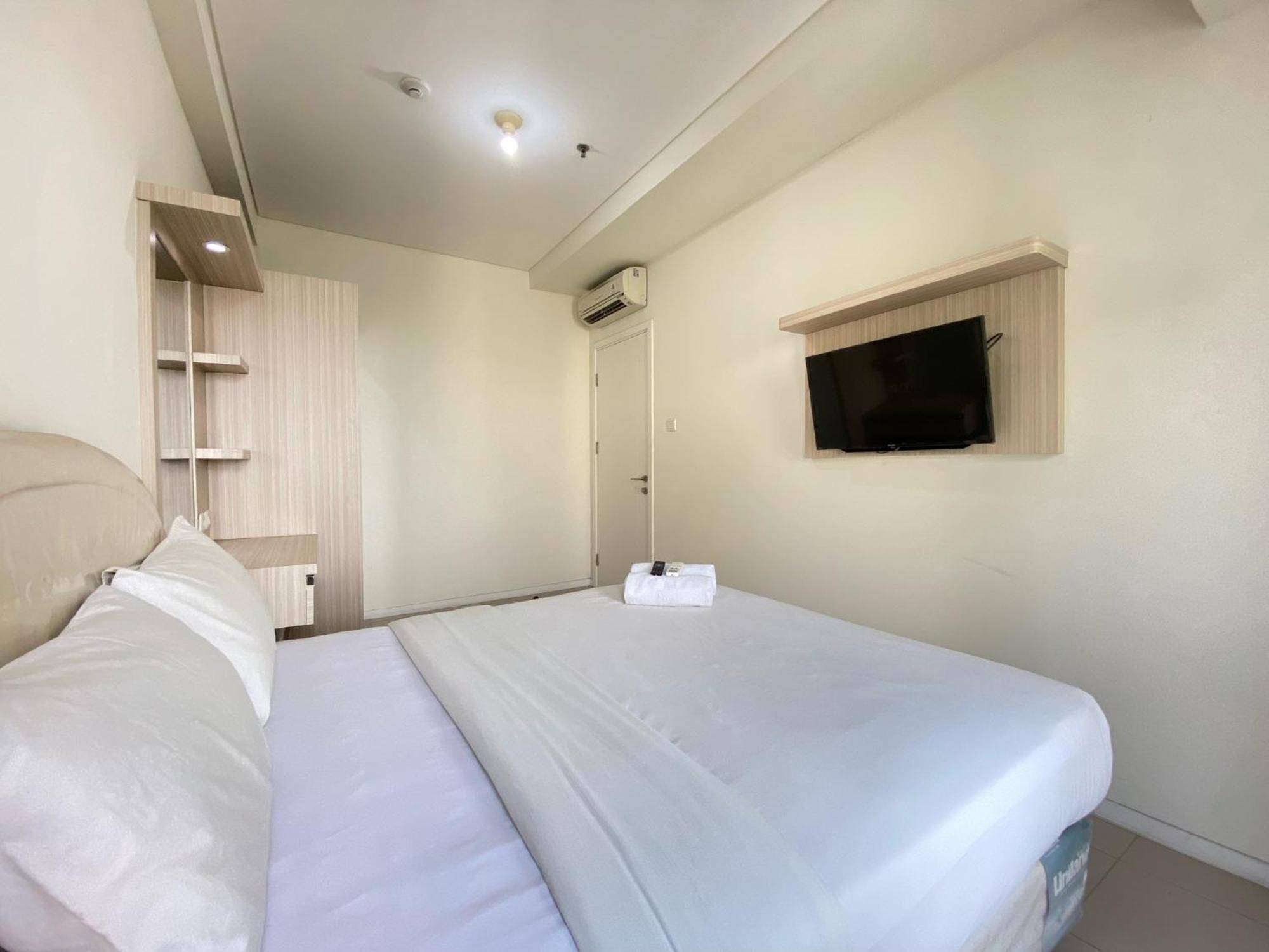 Homey Furnished 2br At Parahyangan By Travelio